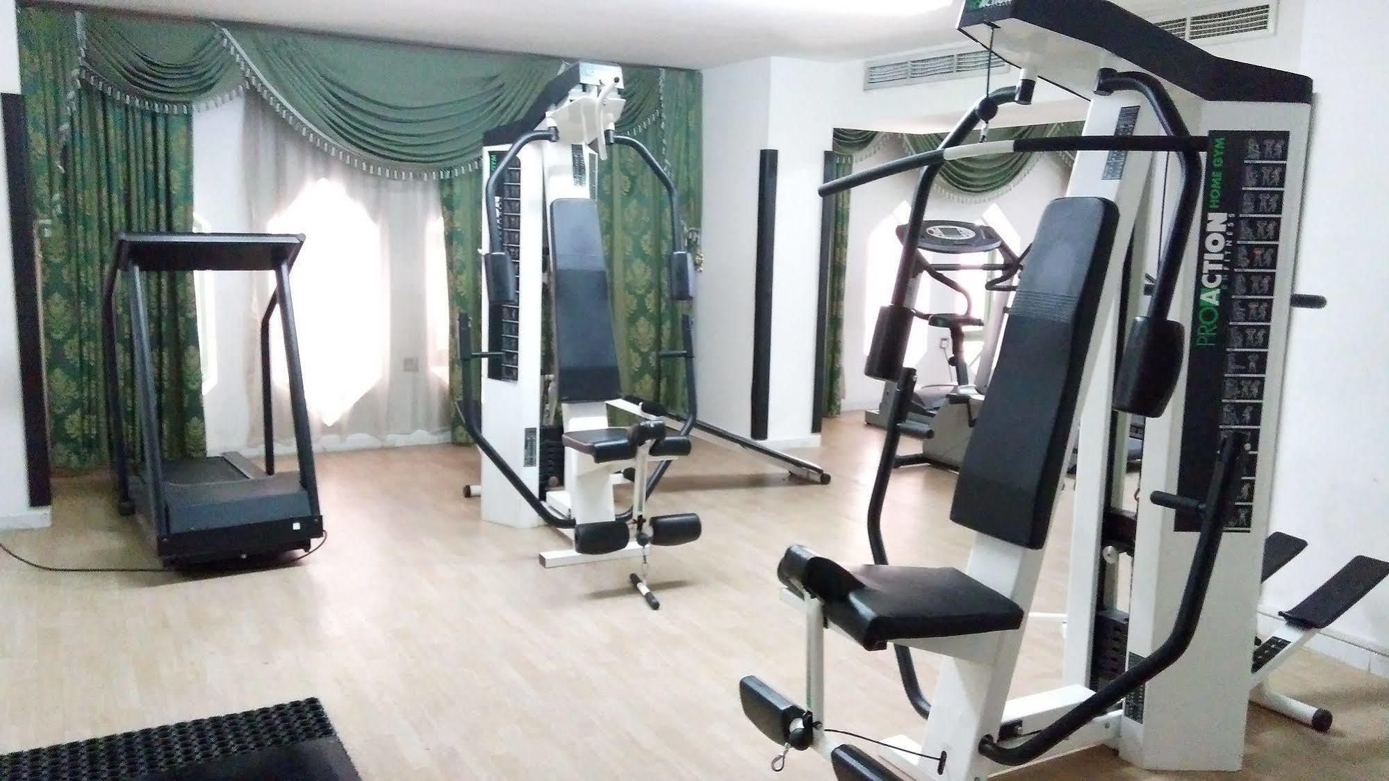 샤르자 로얄 크라운 스위트 아파트 호텔 외부 사진